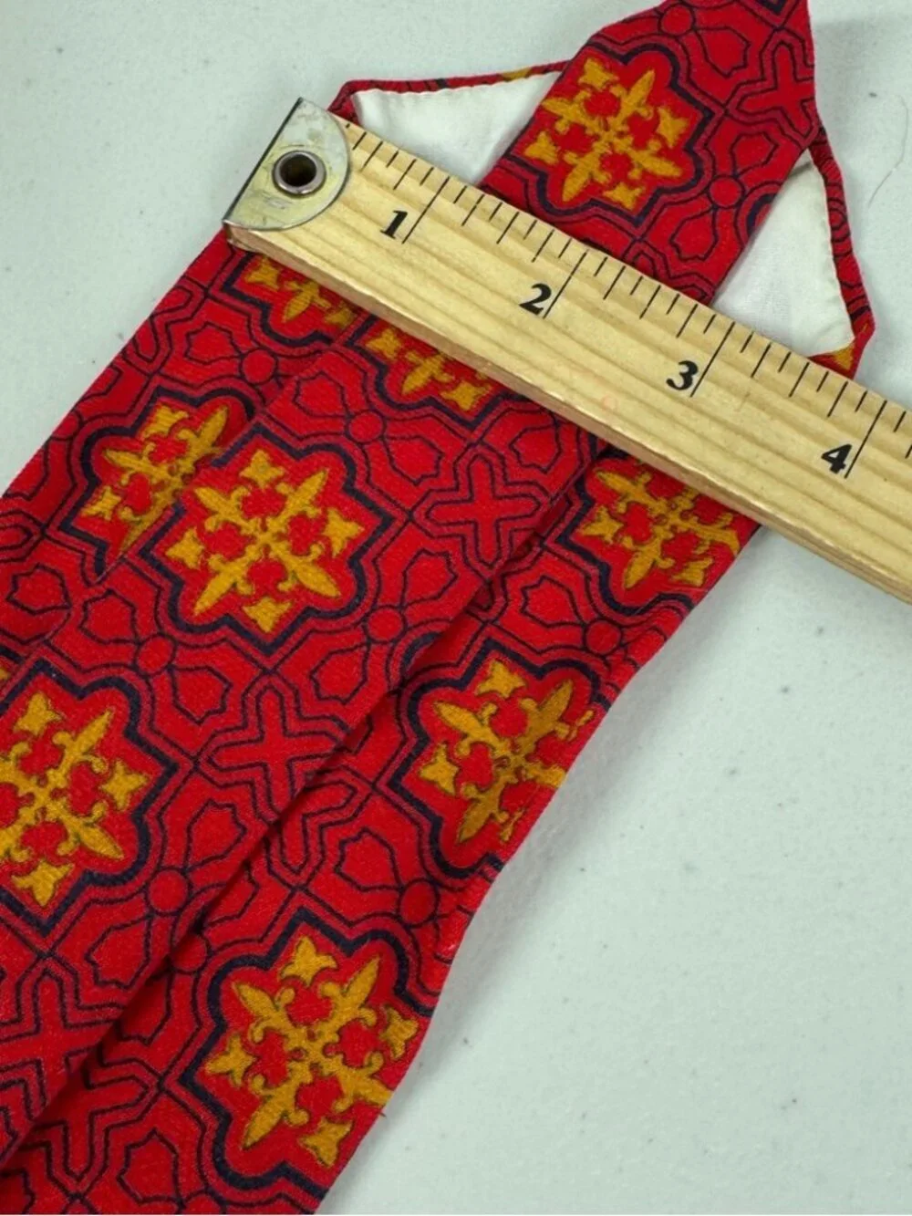 Viyella Wool Cotton Red and Yellow Medallion Patterned Men's Tie Vintage Classic
